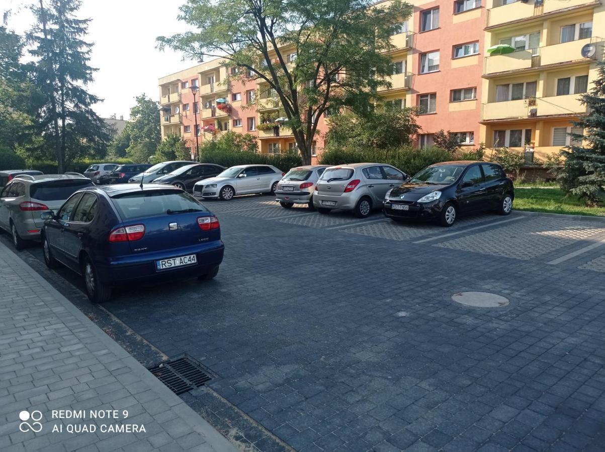 Apartament Na Parterze Stalowa Wola Exteriör bild